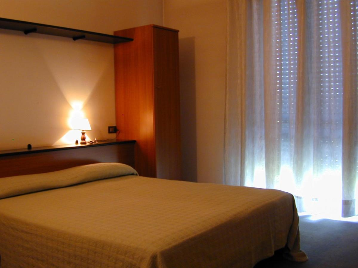 Aer Hotel Malpensa Oleggio Bilik gambar